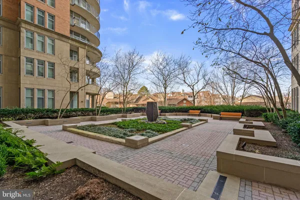 $534,000 | 8220 Crestwood Heights Drive, Unit 203, McLean, VA 22102