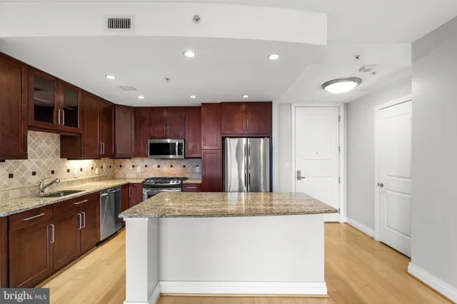 $555,000 | 8220 Crestwood Heights Drive, Unit 203, McLean, VA 22102