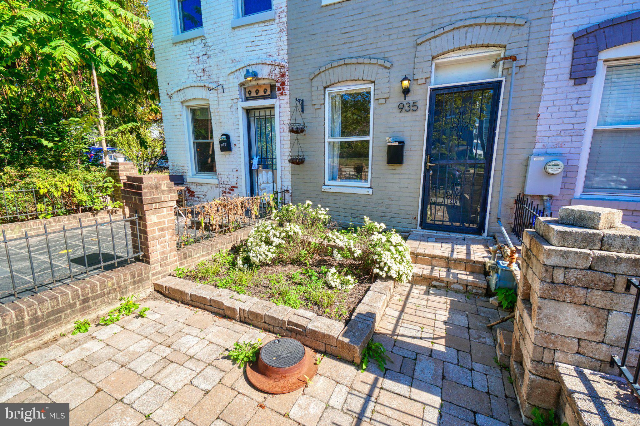 935 8th Street Northeast Washington, DC 20002 - Photo 3 of 19 Charming urban garden retreat.
