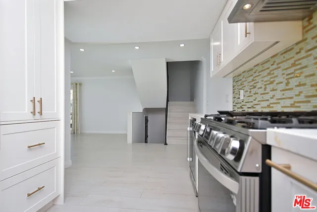 $729,000 | 13942 Oxnard Street, Valley Glen, CA 91401