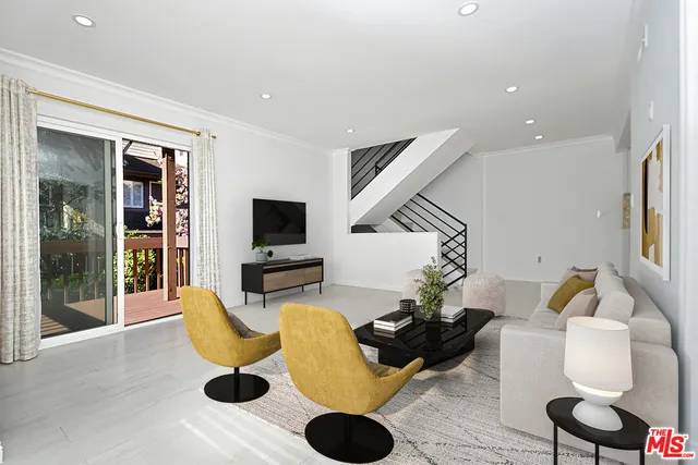 $729,000 | 13942 Oxnard Street, Valley Glen, CA 91401