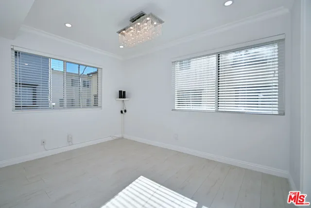 $729,000 | 13942 Oxnard Street, Valley Glen, CA 91401