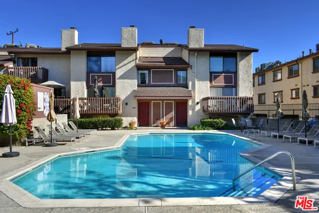 $729,000 | 13942 Oxnard Street, Valley Glen, CA 91401