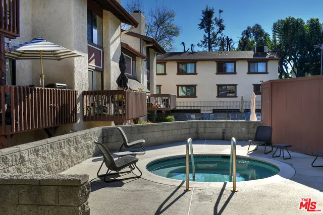 $729,000 | 13942 Oxnard Street, Valley Glen, CA 91401