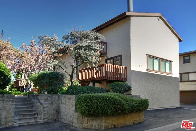 $729,000 | 13942 Oxnard Street, Valley Glen, CA 91401