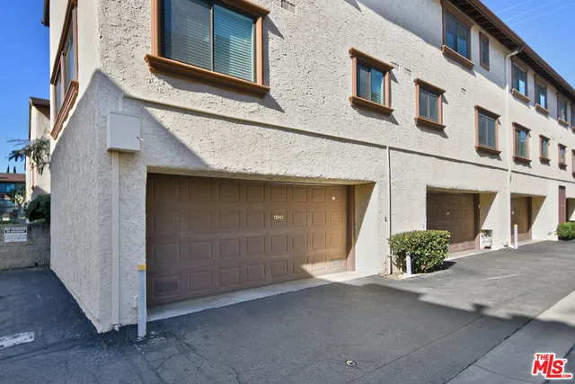 $729,000 | 13942 Oxnard Street, Valley Glen, CA 91401