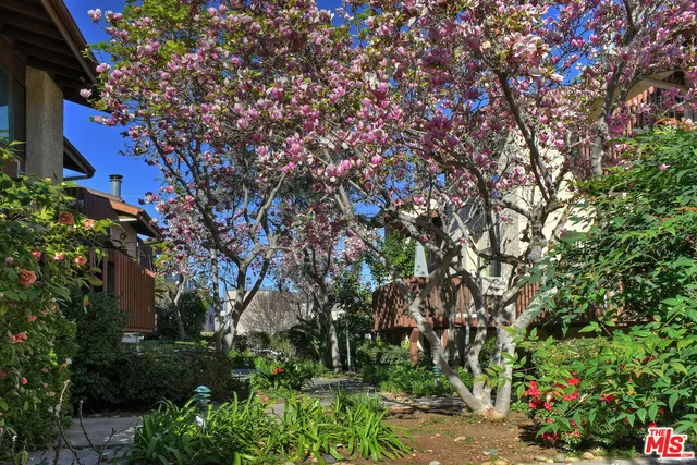 $729,000 | 13942 Oxnard Street, Valley Glen, CA 91401