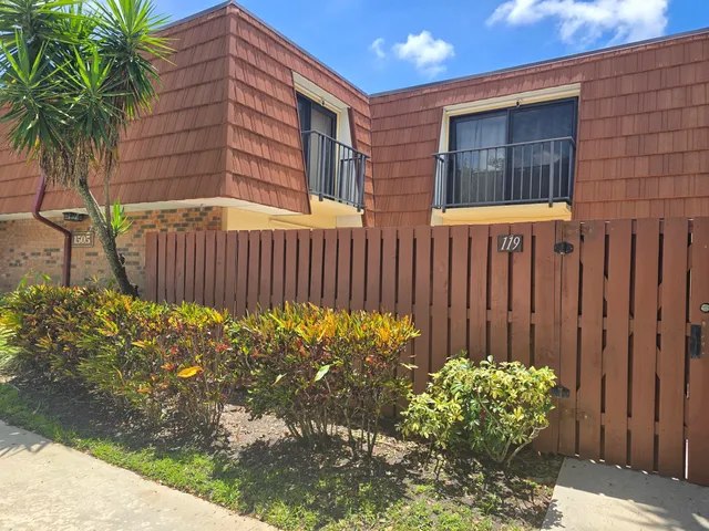 $2,500 | 1505 Augusta Circle, Unit 119, Delray Beach, FL 33445