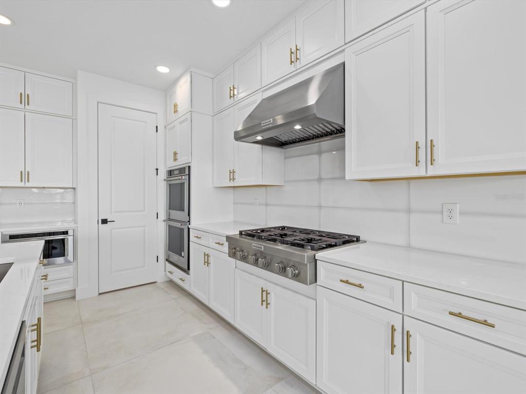 12815 Morning Mist Place Venice, FL 34293 - Photo 6 of 51