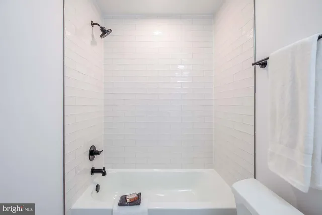 $2,300 | 2601 30th Street Northeast, Unit 9, Washington, DC 20018