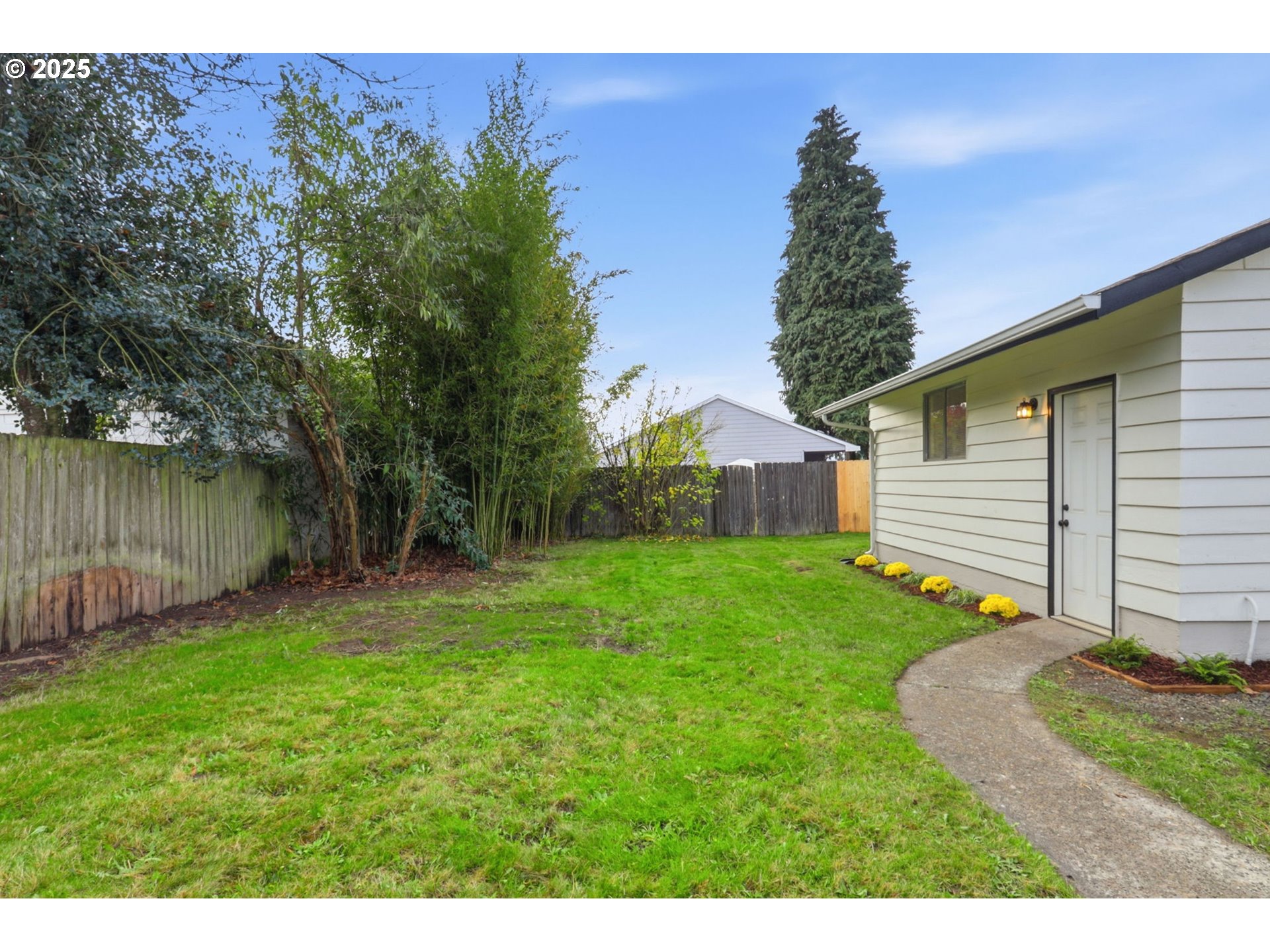 117 North 9th Avenue Ridgefield, WA 98642 - Photo 24 of 47 a view of a house with a yard