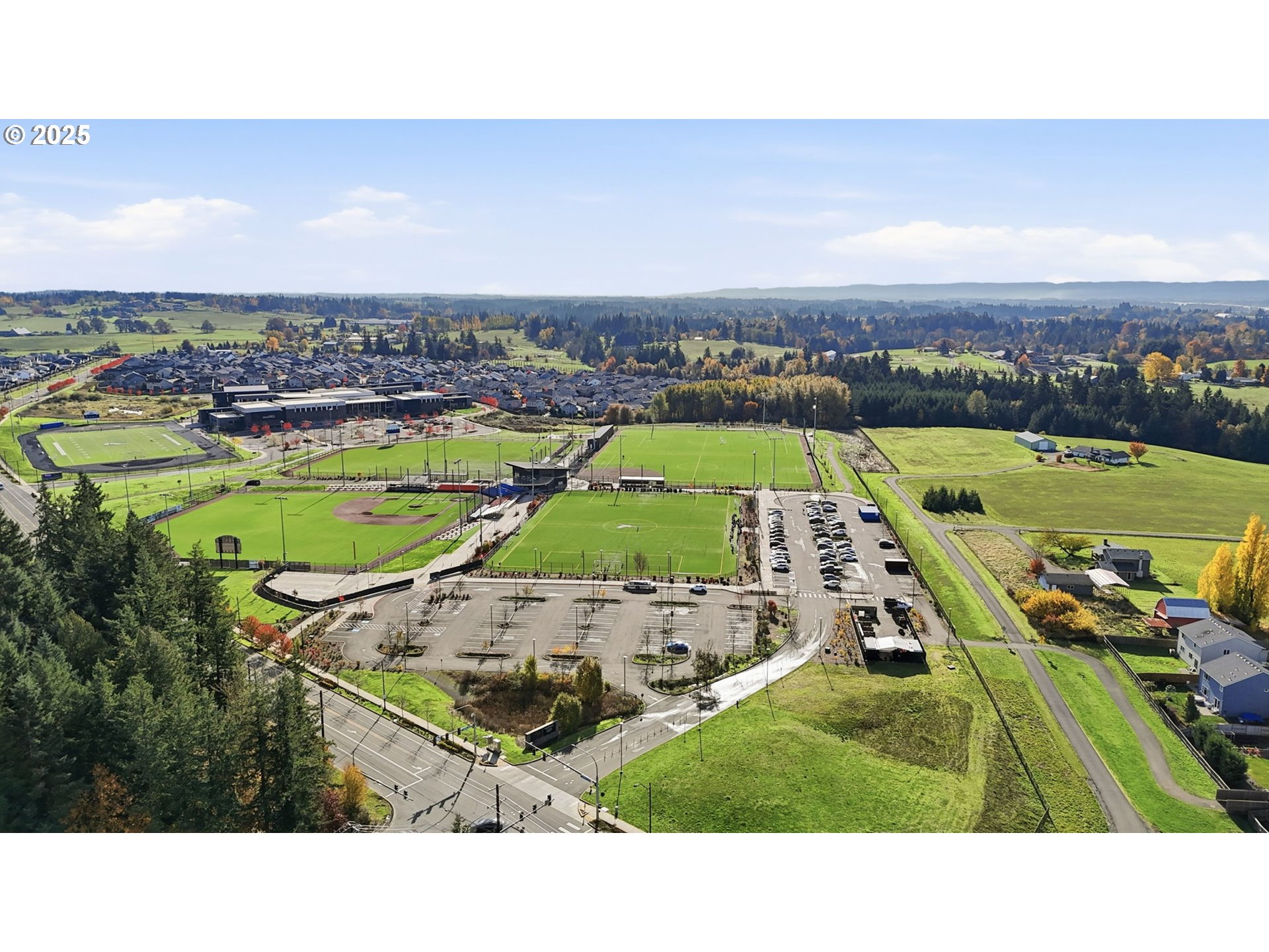 117 North 9th Avenue Ridgefield, WA 98642 - Photo 38 of 47 a picture of outdoor space with swimming pool and ocean view