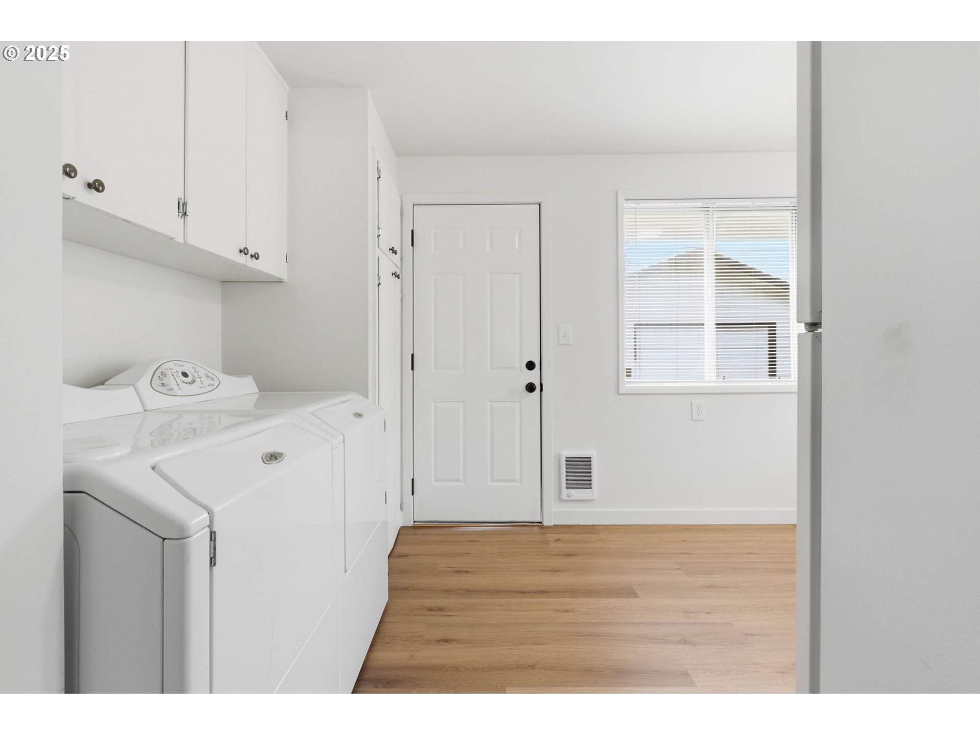 117 North 9th Avenue Ridgefield, WA 98642 - Photo 10 of 47 a view of an empty room