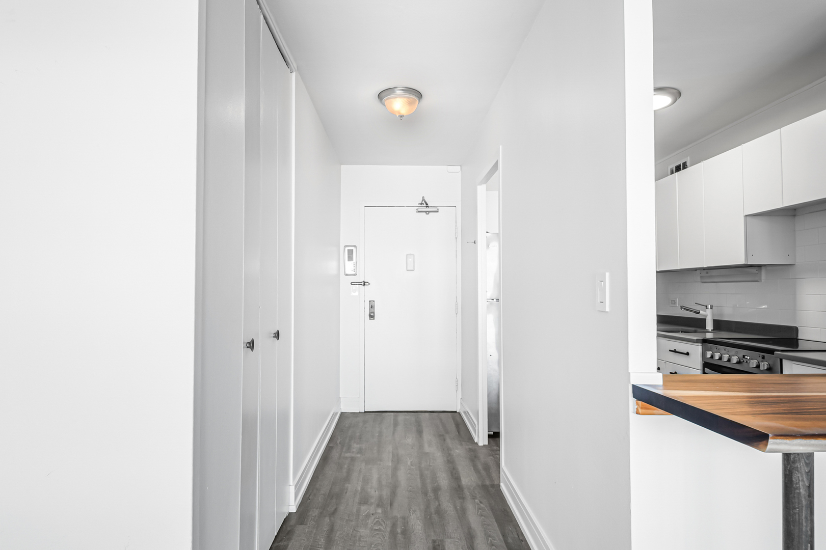 5757 North Sheridan Road, Unit 15G Chicago, IL 60660 - Photo 12 of 20