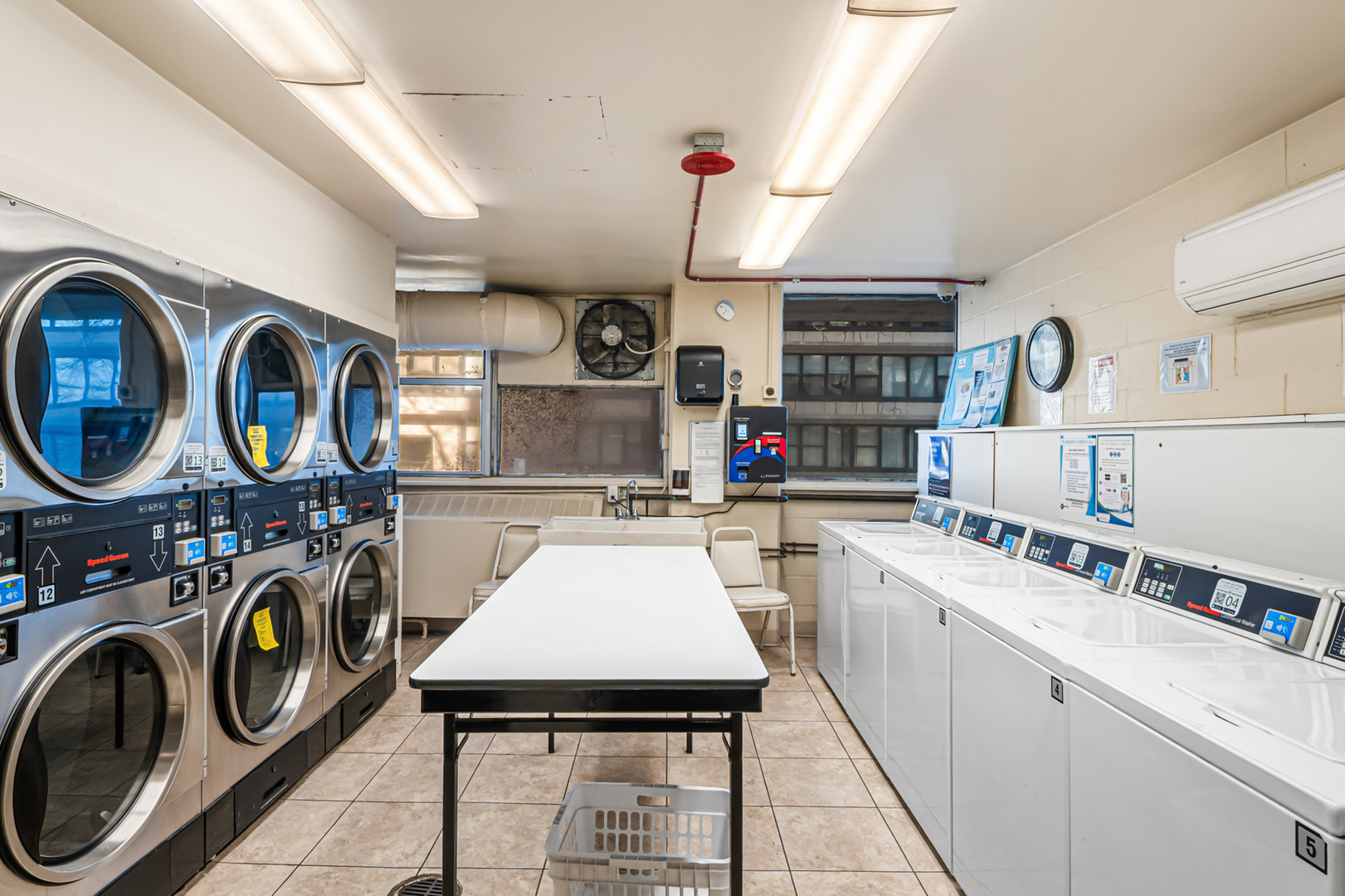 5757 North Sheridan Road, Unit 15G Chicago, IL 60660 - Photo 18 of 20