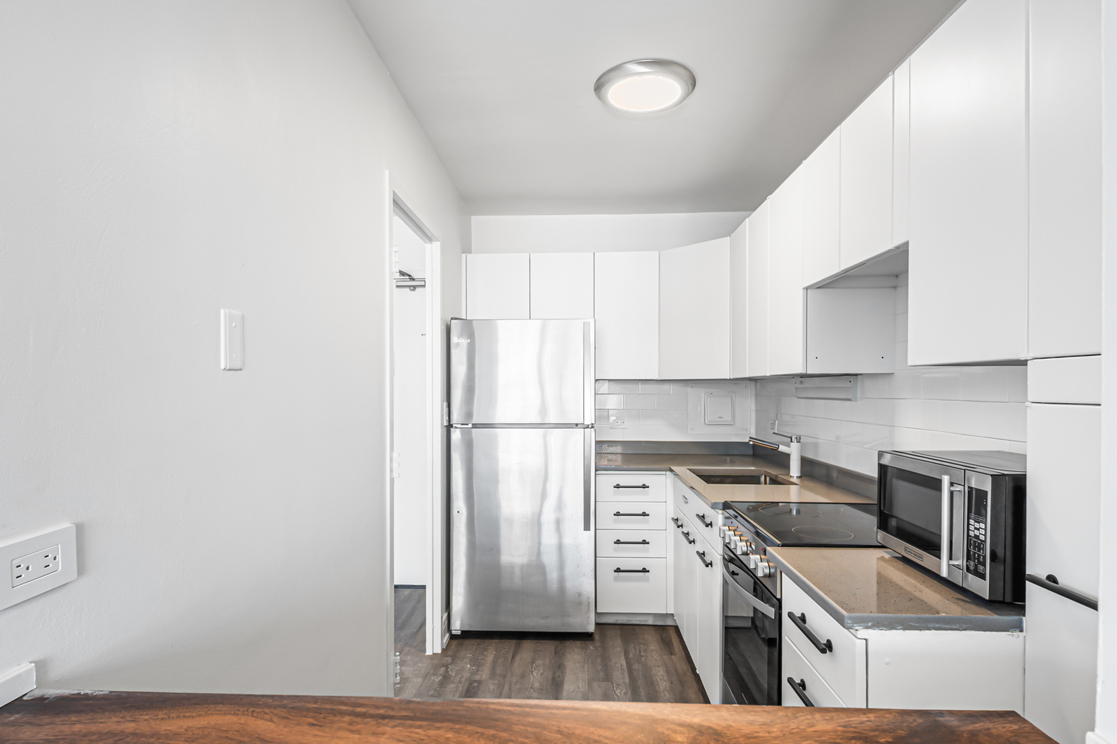 5757 North Sheridan Road, Unit 15G Chicago, IL 60660 - Photo 6 of 20