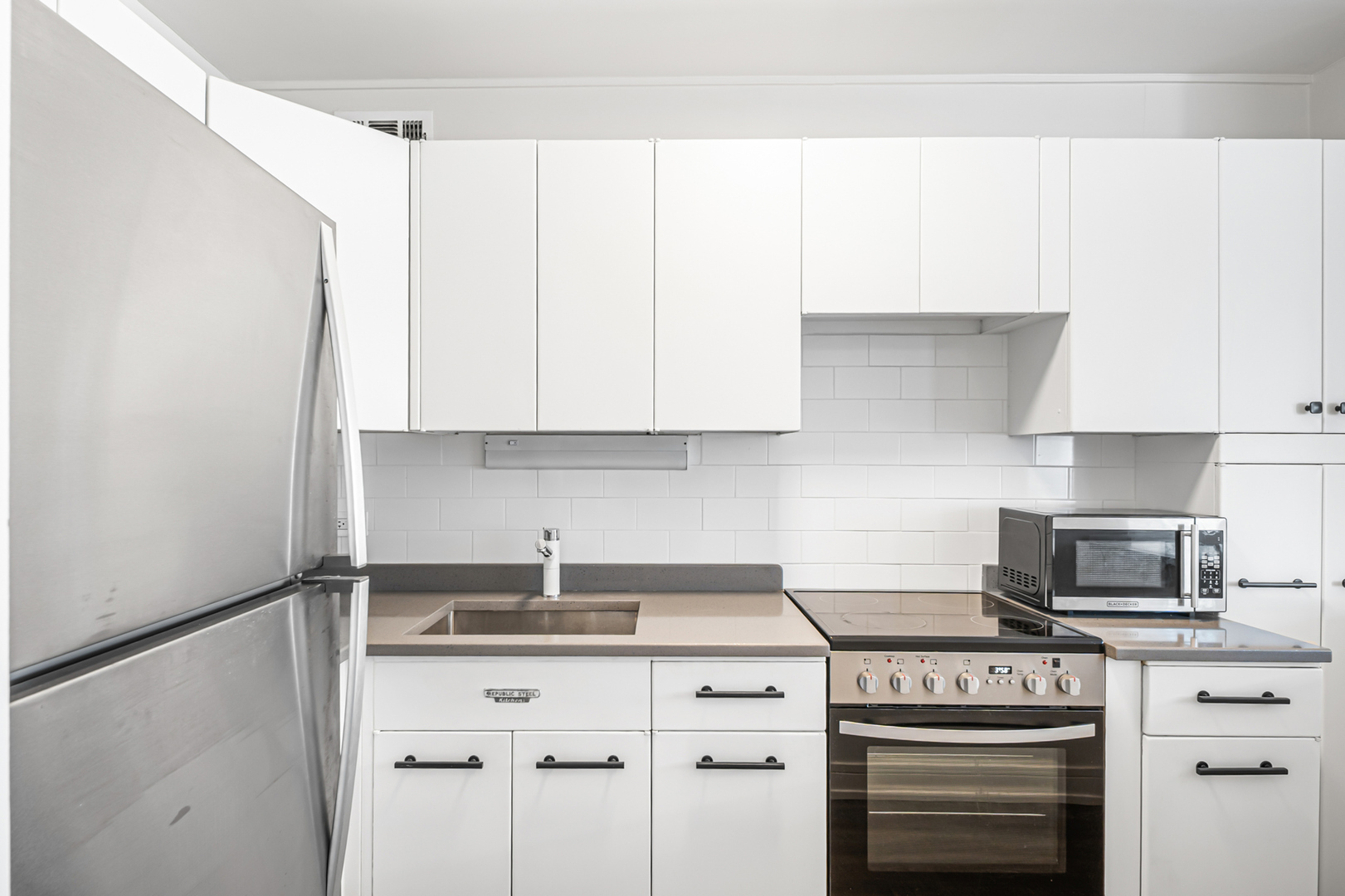 5757 North Sheridan Road, Unit 15G Chicago, IL 60660 - Photo 7 of 20