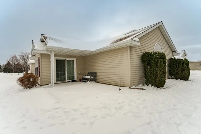$330,000 | 2843 Century Court Northeast, Rochester, MN 55906