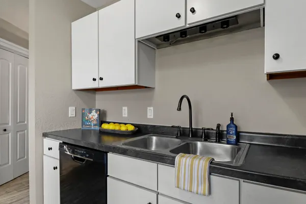 $199,900 | 1008 North Sunny Vale Lane, Unit B, Madison, WI 53713