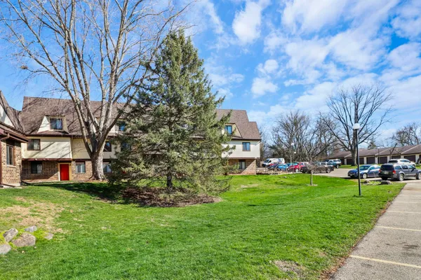 $199,900 | 1008 North Sunny Vale Lane, Unit B, Madison, WI 53713