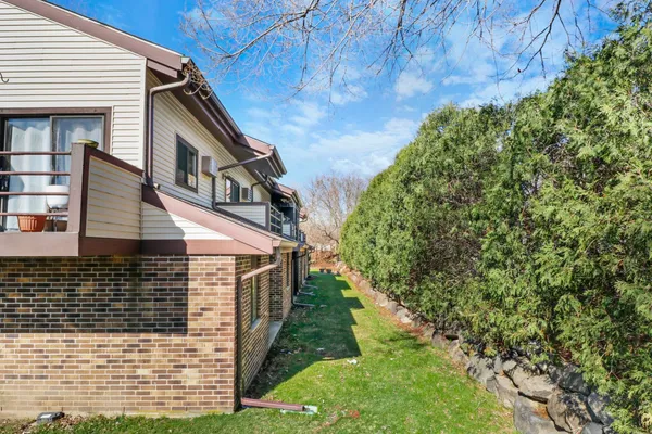 $199,900 | 1008 North Sunny Vale Lane, Unit B, Madison, WI 53713