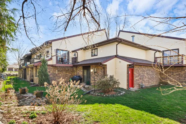 $199,900 | 1008 North Sunny Vale Lane, Unit B, Madison, WI 53713