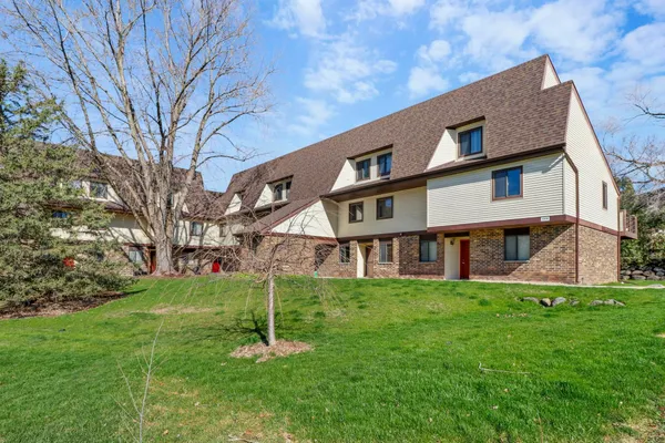 $199,900 | 1008 North Sunny Vale Lane, Unit B, Madison, WI 53713