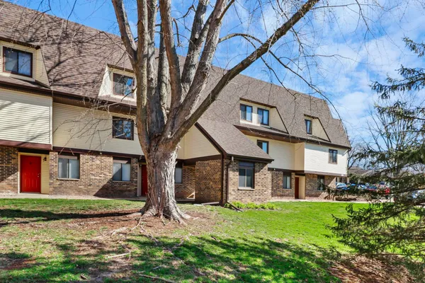 $199,900 | 1008 North Sunny Vale Lane, Unit B, Madison, WI 53713