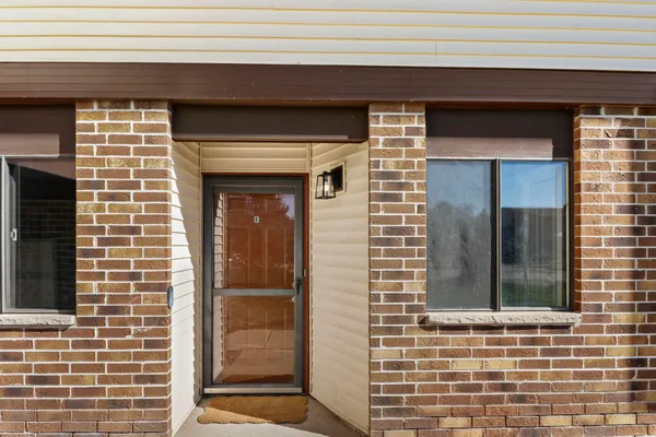 $199,900 | 1008 North Sunny Vale Lane, Unit B, Madison, WI 53713