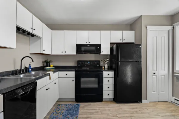 $199,900 | 1008 North Sunny Vale Lane, Unit B, Madison, WI 53713