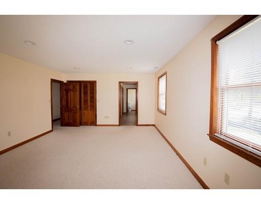 115 Candlestick Road North Andover, MA 01845 - Photo 16 of 28 Gallery Image 16