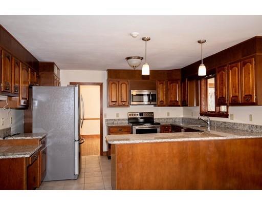 115 Candlestick Road North Andover, MA 01845 - Photo 8 of 28 Gallery Image 8