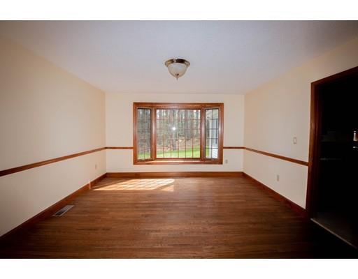 115 Candlestick Road North Andover, MA 01845 - Photo 10 of 28 Gallery Image 10