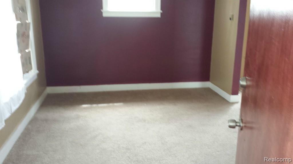 6319 Calhoun Street Dearborn, MI 48126 - Photo 8 of 15 20140502_143301.jpg