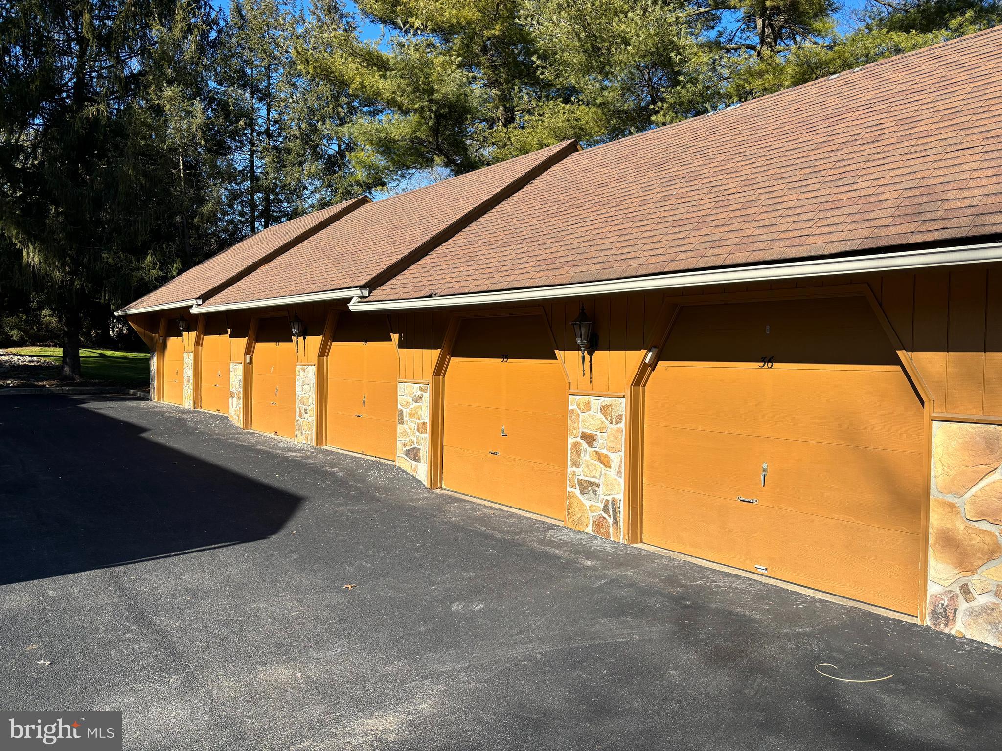 35 Valley Stream Lane Chesterbrook, PA 19087 - Photo 2 of 4 Gallery Image 2