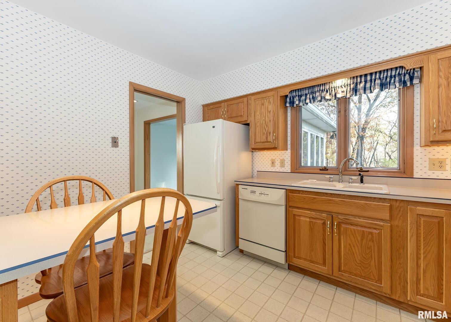 3332 16th Street Moline, IL 61265 - Photo 13 of 32