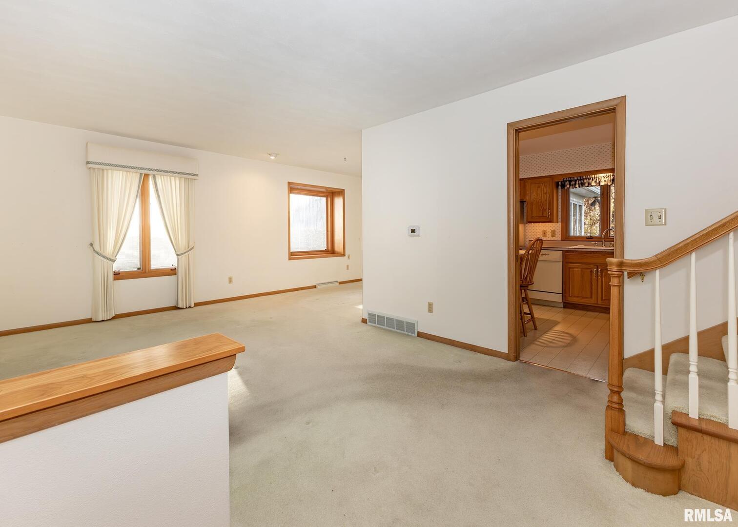 3332 16th Street Moline, IL 61265 - Photo 5 of 32