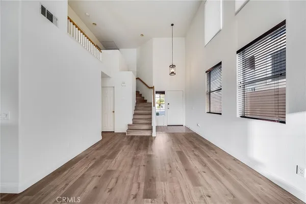 a view of a white building