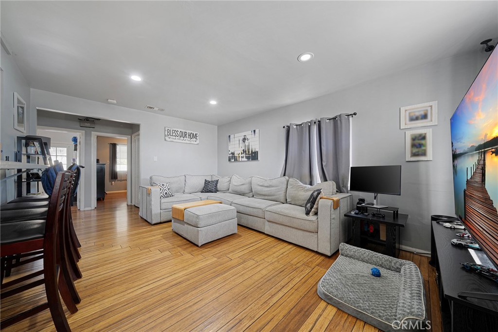 9127 Danbridge Street Pico Rivera, CA 90660 - Photo 6 of 31