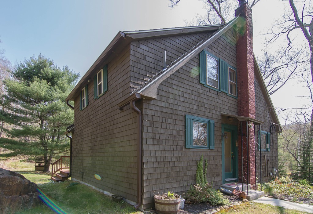 442 Boston Road Palmer, MA 01069 - Photo 2 of 30