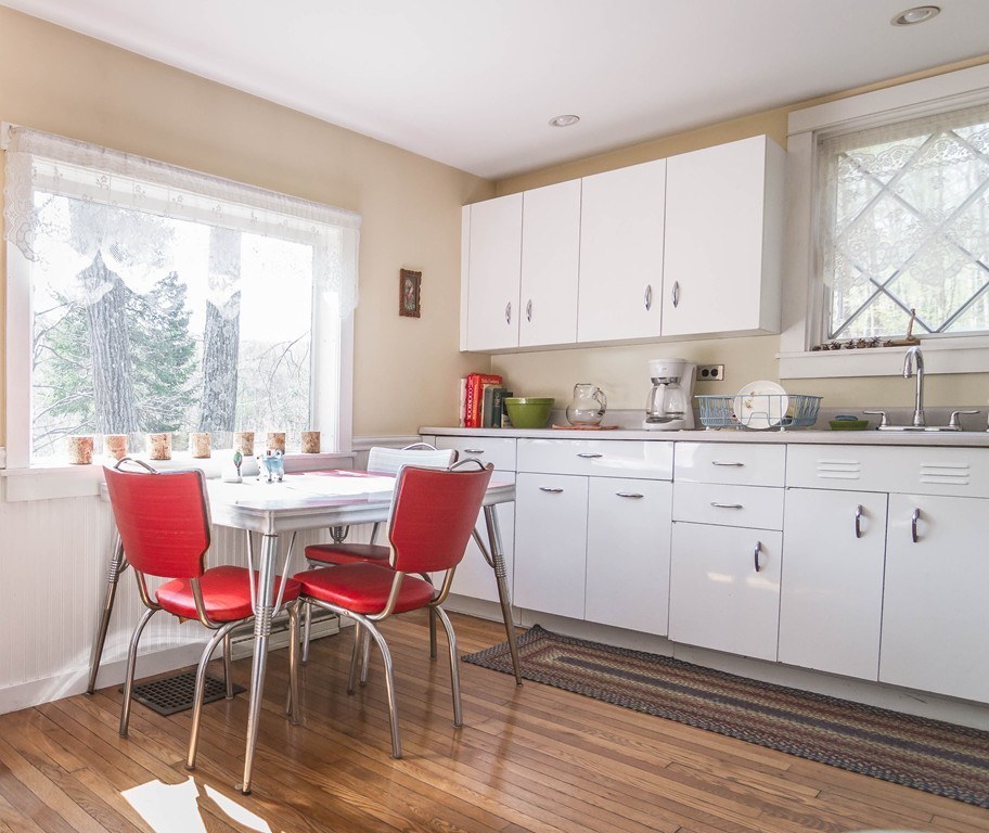 442 Boston Road Palmer, MA 01069 - Photo 7 of 30