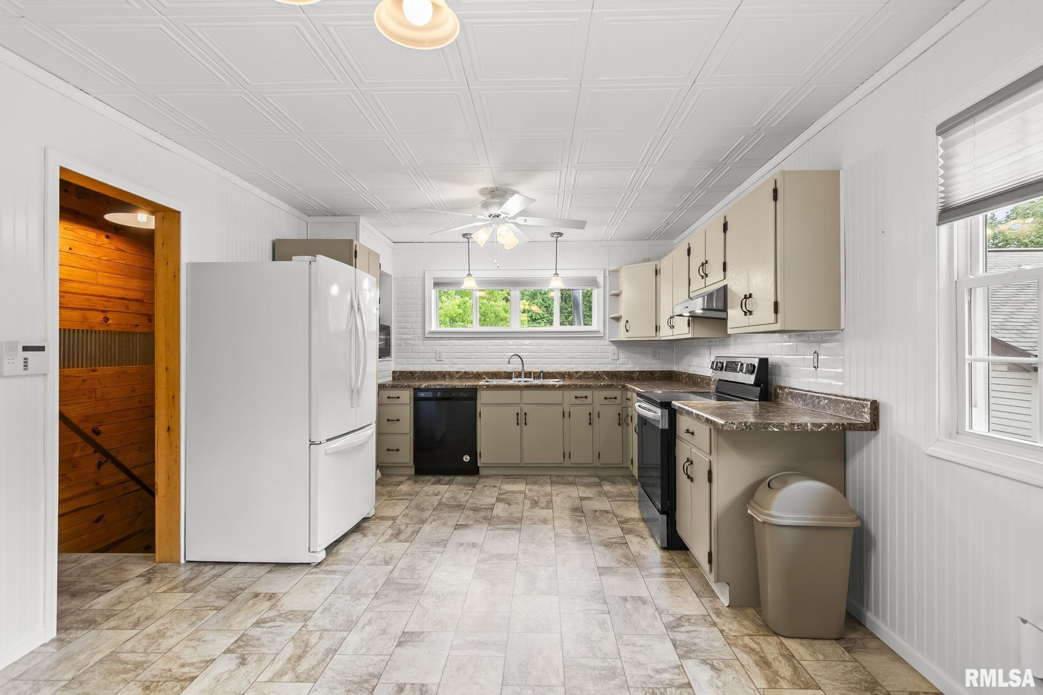 6247 Crows Mill Lane Springfield, IL 62712 - Photo 12 of 53
