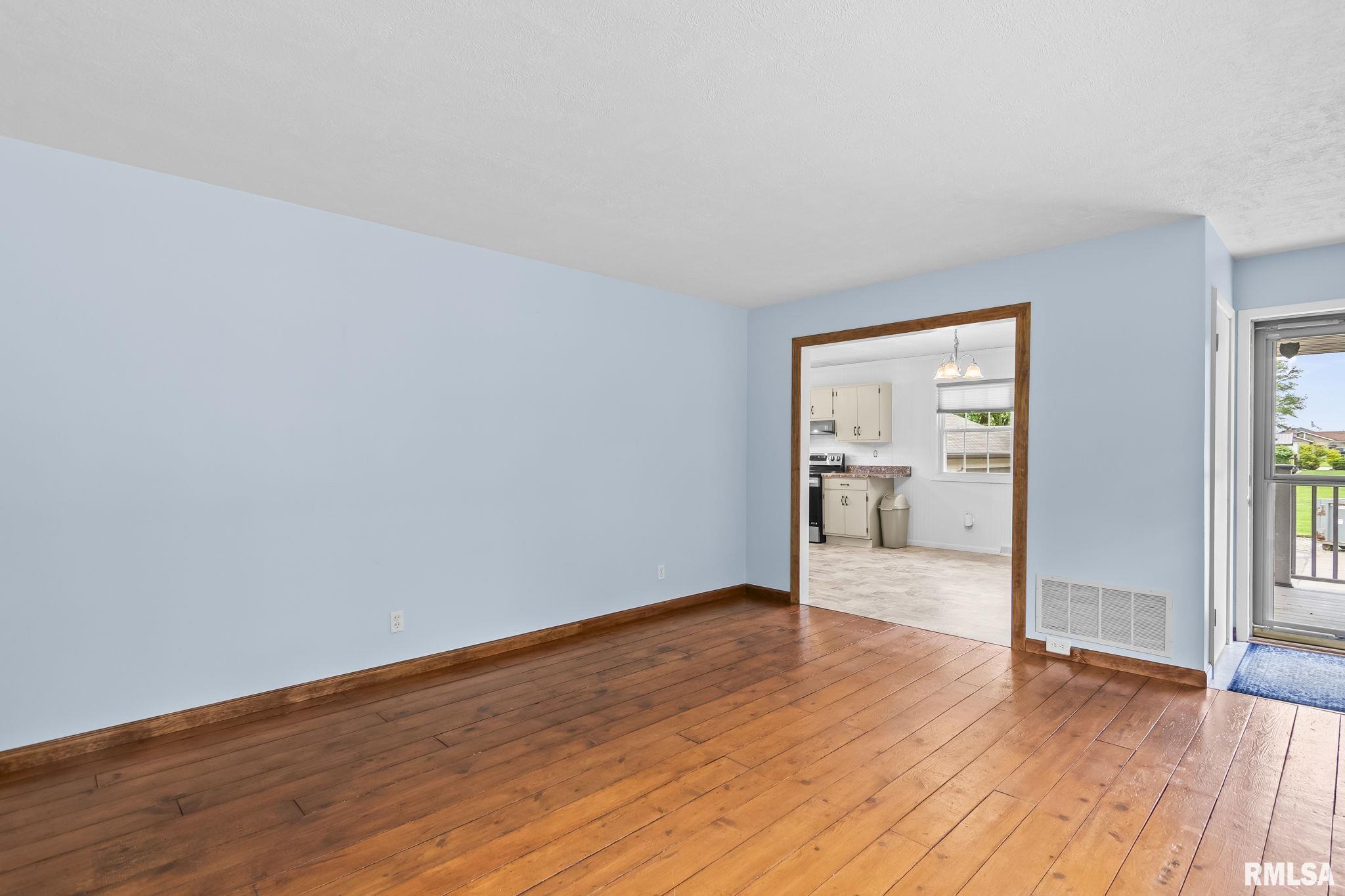 6247 Crows Mill Lane Springfield, IL 62712 - Photo 7 of 53