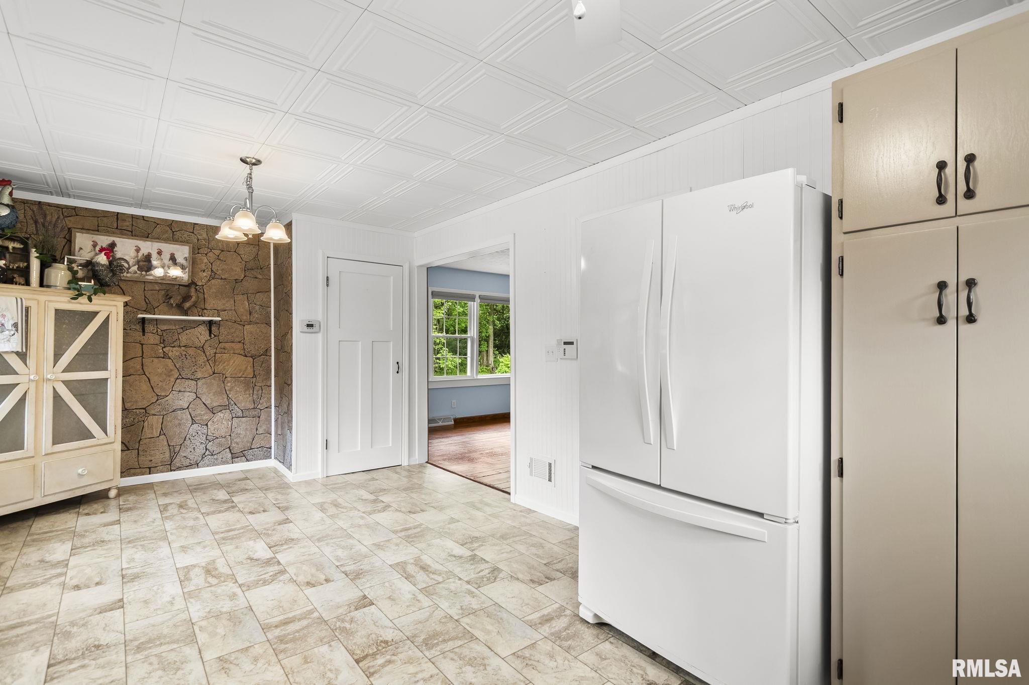 6247 Crows Mill Lane Springfield, IL 62712 - Photo 9 of 53