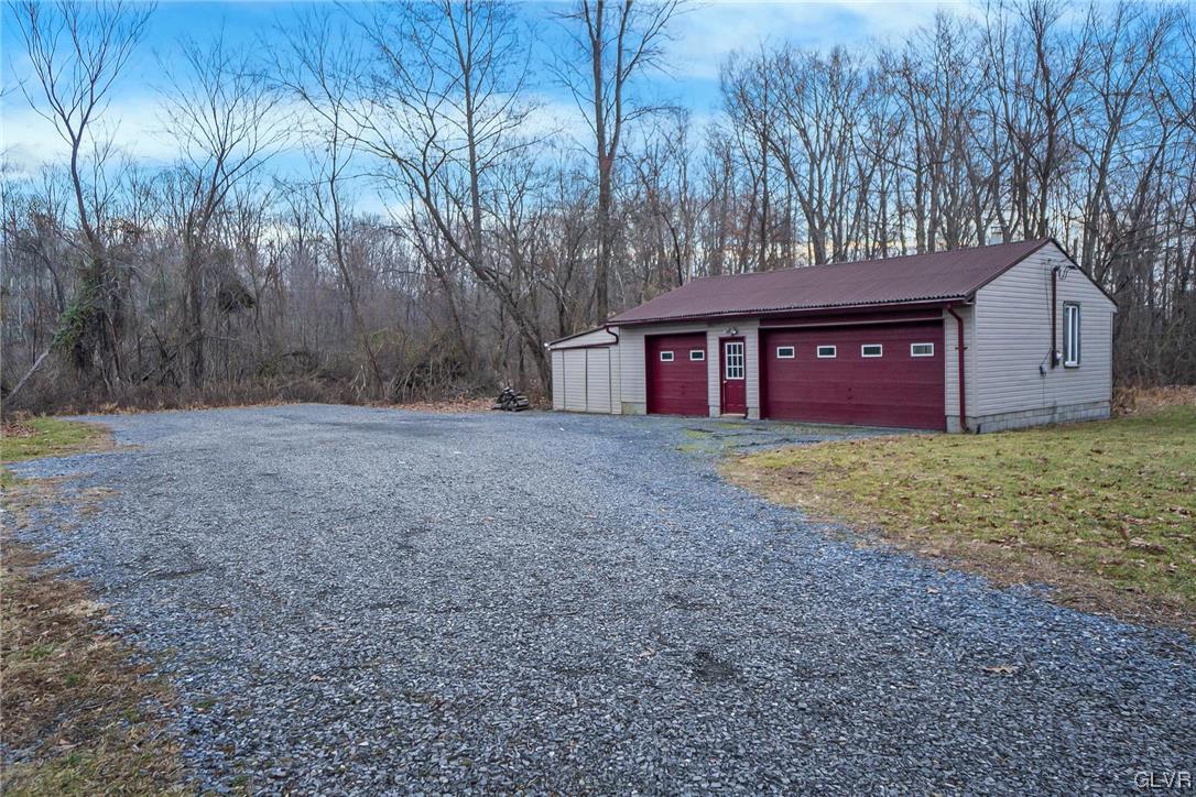 803 Molasses Road Bangor, PA 18013 - Photo 6 of 32 Gallery Image 6