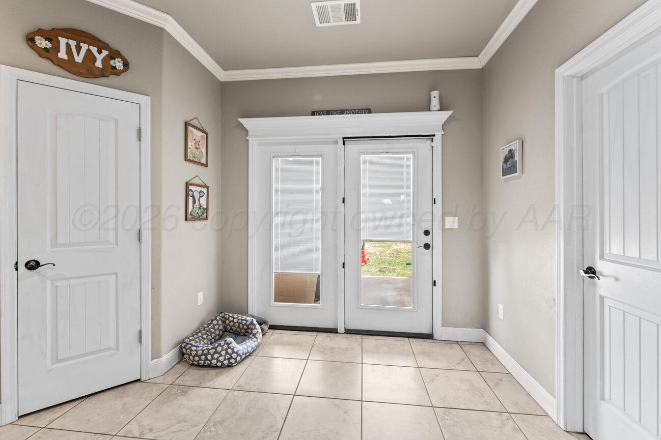 104 Western Street Claude, TX 79019 - Photo 12 of 34 Breakfast Area