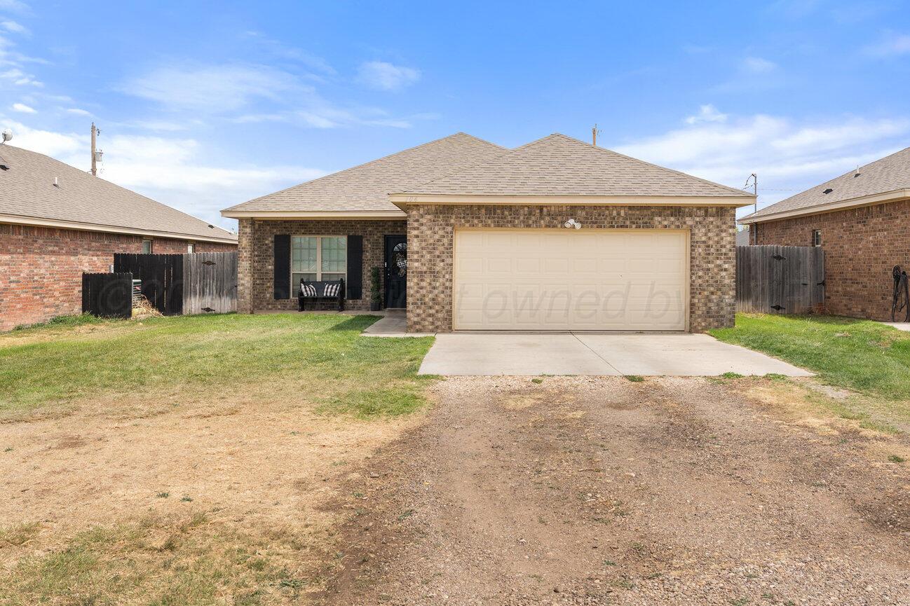 104 Western Street Claude, TX 79019 - Photo 2 of 34 Front