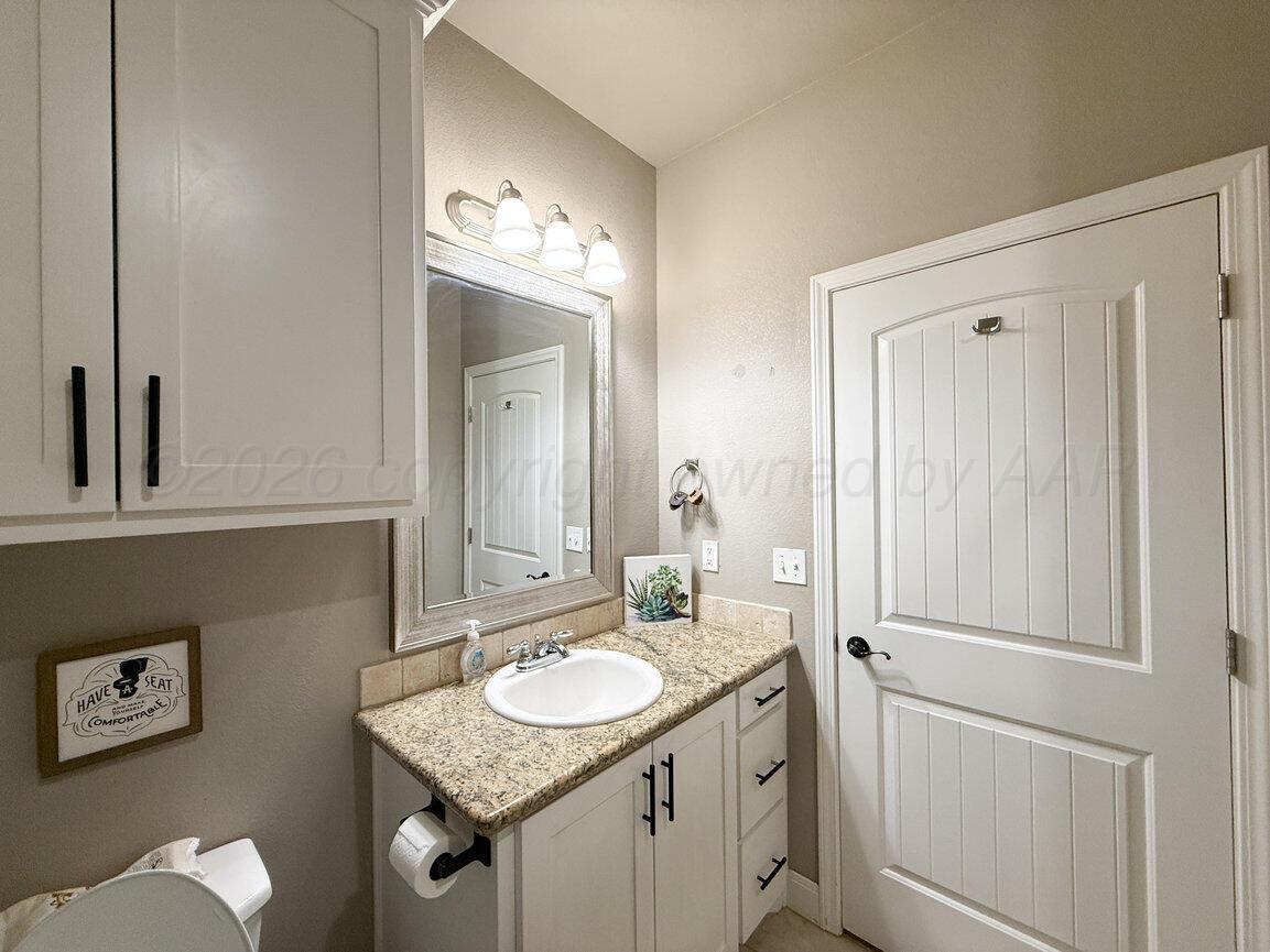 104 Western Street Claude, TX 79019 - Photo 22 of 34 Main Bath-2