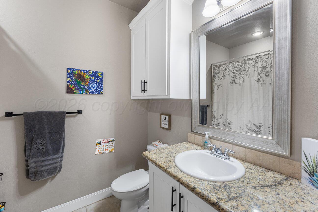 104 Western Street Claude, TX 79019 - Photo 24 of 34 Main Bath