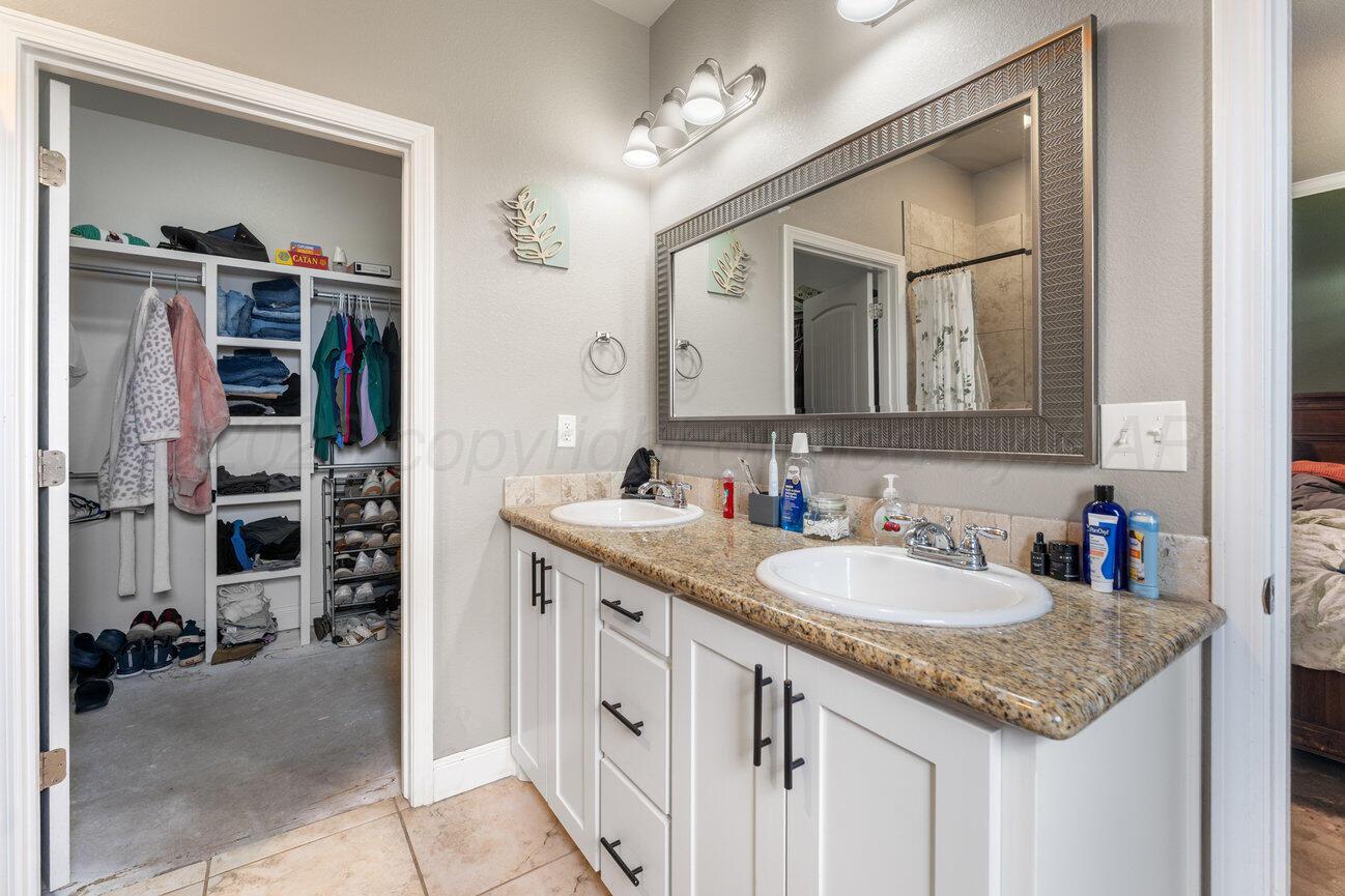 104 Western Street Claude, TX 79019 - Photo 28 of 34 Primary Bath-2